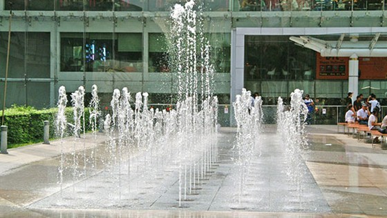 Dry fountain